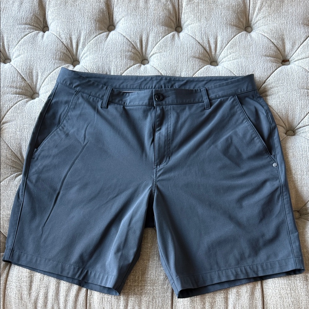 Vuori NWOT Men’s Meta 36 Dark Gray‎ Charcoal Shorts